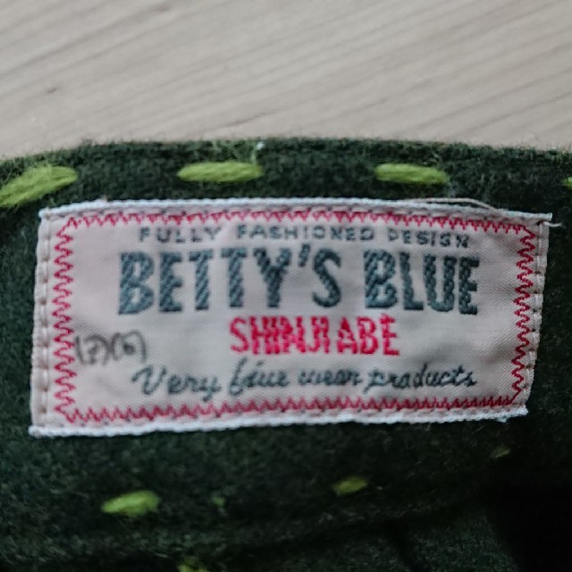 BETTY'S BLUE(ベティーズブルー)のBETTY'S BLUE ウェスト65 前後 美品 レディースのパンツ(その他)の商品写真