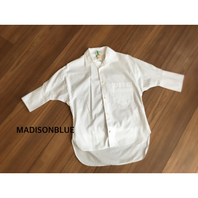 MADISONBLUE(マディソンブルー)のMADISONBLUE シャツ ホワイト 00 レディースのトップス(シャツ/ブラウス(半袖/袖なし))の商品写真