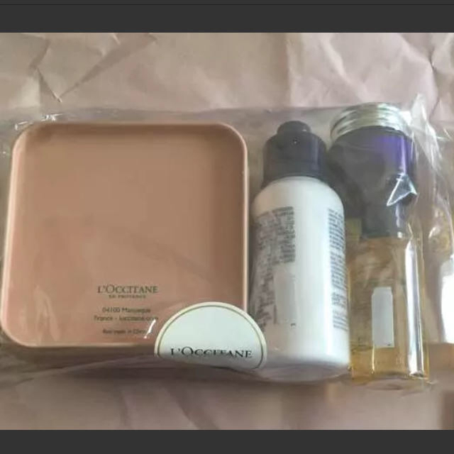 L'OCCITANE(ロクシタン)のロクシタン ギフトセット JALアメニティ付き コスメ/美容のスキンケア/基礎化粧品(美容液)の商品写真