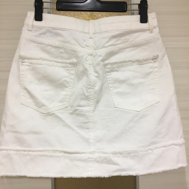 ZARA(ザラ)のゆう様専用 ZARA ホワイトデニムスカート レディースのスカート(ミニスカート)の商品写真