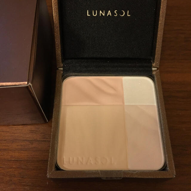 LUNASOL(ルナソル)のルナソル♡フェイスパウダー コスメ/美容のベースメイク/化粧品(フェイスカラー)の商品写真