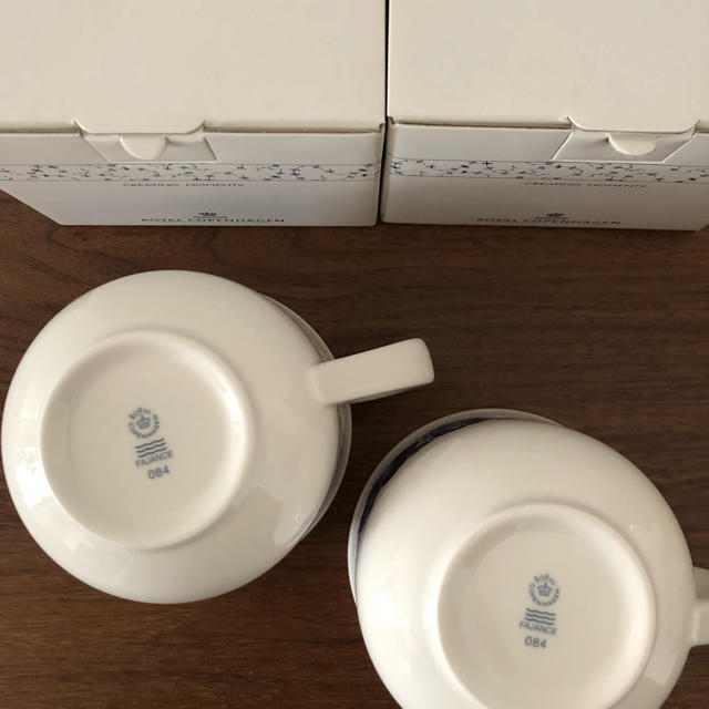 ROYAL COPENHAGEN(ロイヤルコペンハーゲン)の【新品】ロイヤルコペンハーゲン☆ペアマグカップ インテリア/住まい/日用品のキッチン/食器(食器)の商品写真