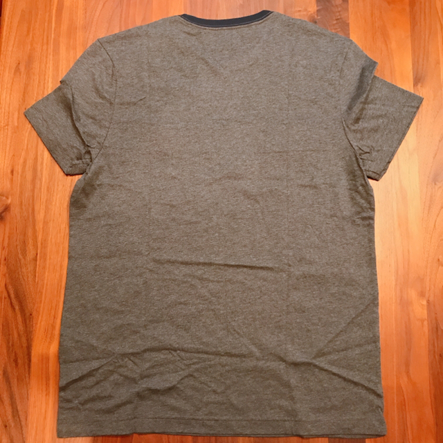 TOMMY HILFIGER(トミーヒルフィガー)のTOMMY　HILFIGER　グレーロゴTシャツ　（L）新品 メンズのトップス(Tシャツ/カットソー(半袖/袖なし))の商品写真