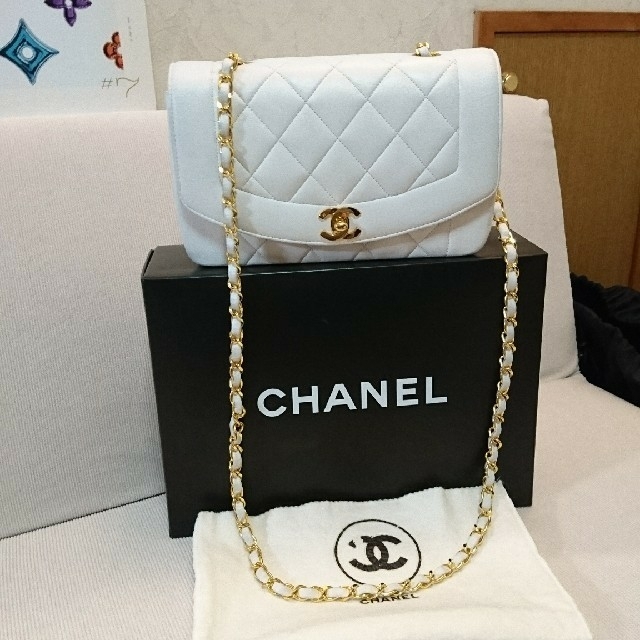 CHANEL(シャネル)の専用です。シャネル ダイアナフラップ ショルダーバック レディースのバッグ(ショルダーバッグ)の商品写真