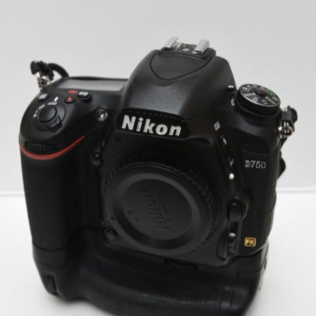 Nikon - I (4/13迄)D750 + 純正バッテリー　+　互換バッテリーグリップ