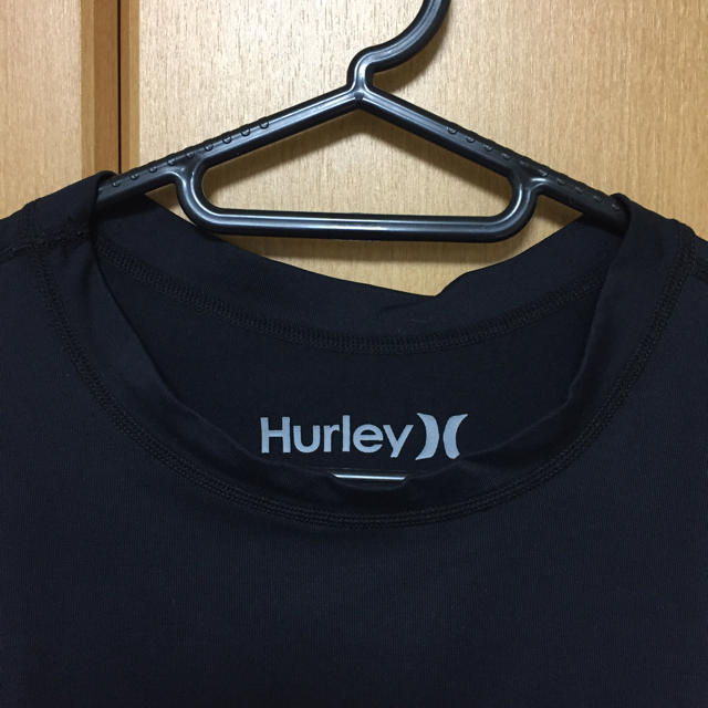 Hurley(ハーレー)のHurley ラッシュガード ブラック メンズのトップス(Tシャツ/カットソー(半袖/袖なし))の商品写真