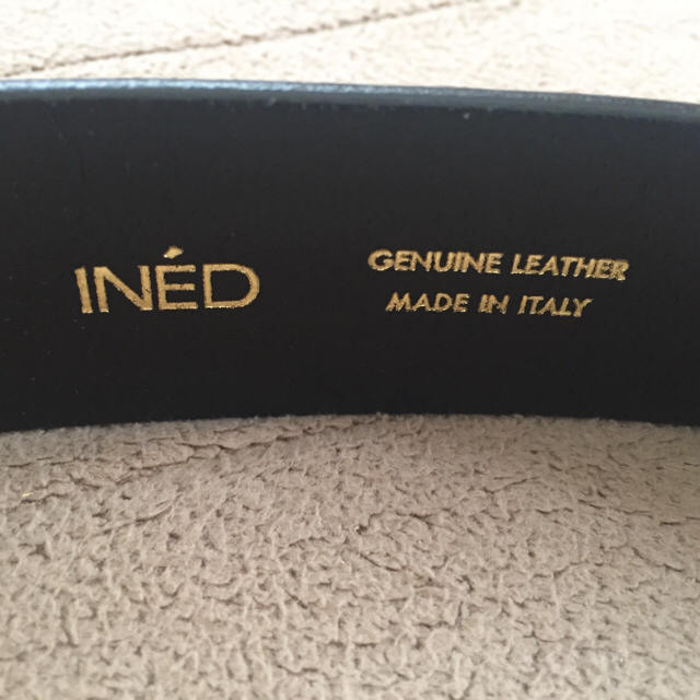 INED(イネド)のパープルさま専用 INED イネド レザー ベルト ゴールド 黒 レディースのファッション小物(ベルト)の商品写真