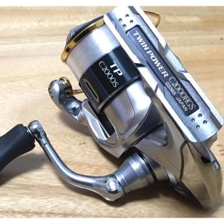 シマノ(SHIMANO)の［極美品★新古品］15ツインパワー C2000HGS メバリング トラウト (リール)