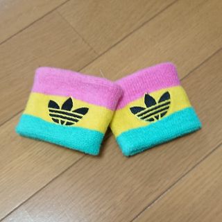 アディダス(adidas)のアディダス★リストバンド一個(バングル/リストバンド)