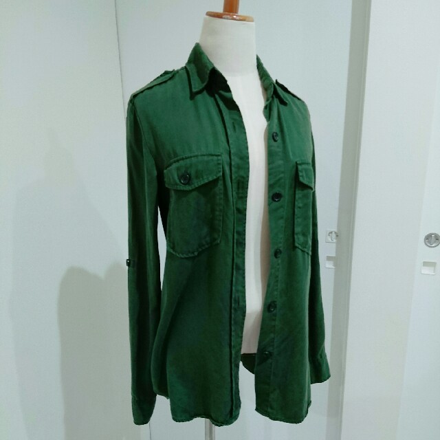 ZARA(ザラ)のZARA★ミリタリーシャツ S レディースのトップス(シャツ/ブラウス(長袖/七分))の商品写真