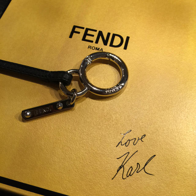 FENDI(フェンディ)のフェンディ ミニカーリト カールラガーフェルド  メンズのファッション小物(キーホルダー)の商品写真