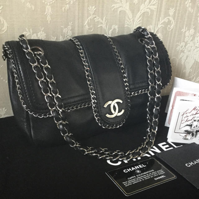 ダブルチェーン 直販限定 CHANEL ショルダーバッグ ショルダーバッグ CHANEL クリアランス販売済み ラグジュアリー ダブルチェーン ショルダーバッグ