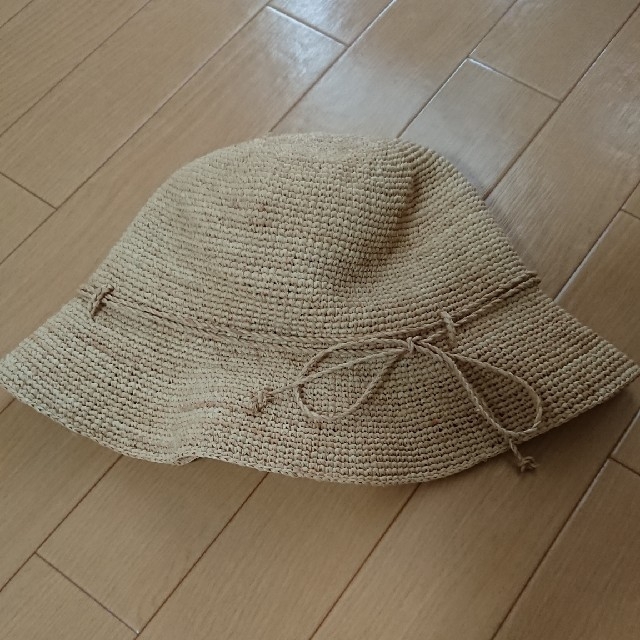 MUJI (無印良品)(ムジルシリョウヒン)の無印良品  折り畳めるラフィア帽    美品 レディースの帽子(麦わら帽子/ストローハット)の商品写真