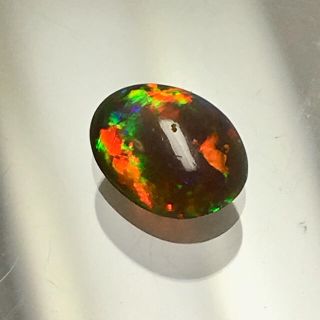 0.7ct UP "小さな虹" 天然 ブラックオパール ルース 鑑別付き(リング(指輪))