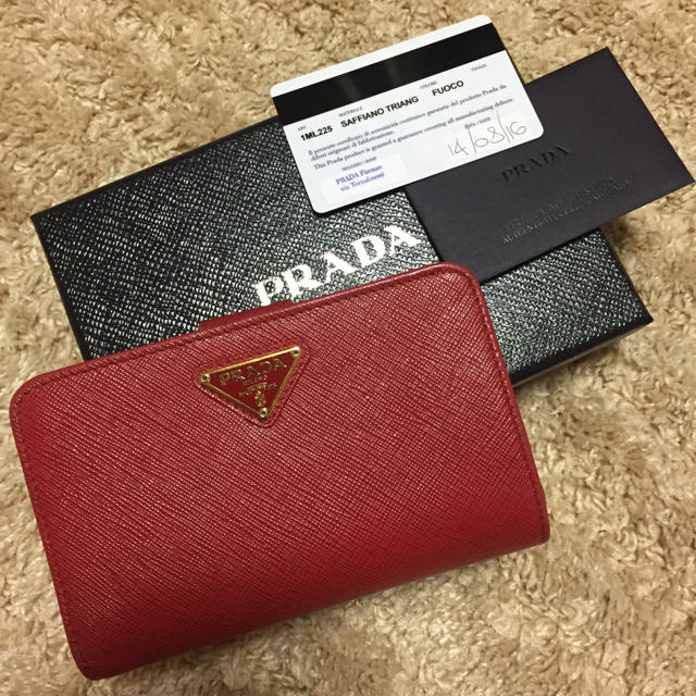 PRADA(プラダ)のサフィアーノ♡財布 レディースのファッション小物(財布)の商品写真