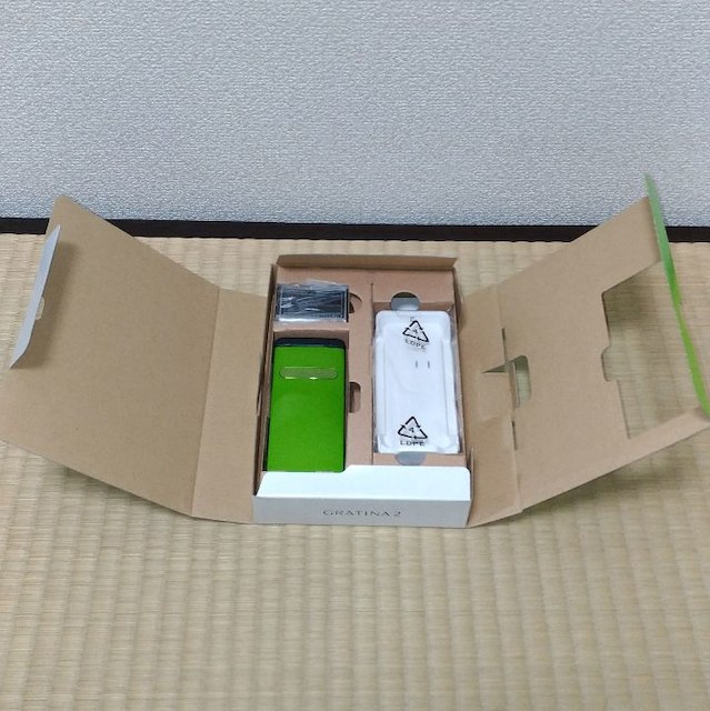 京セラ(キョウセラ)の[GRATINA2] auガラケー スマホ/家電/カメラのスマートフォン/携帯電話(携帯電話本体)の商品写真