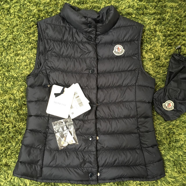 MONCLER(モンクレール)のモンクレール ベストキッズ 12A レディースのジャケット/アウター(ダウンベスト)の商品写真