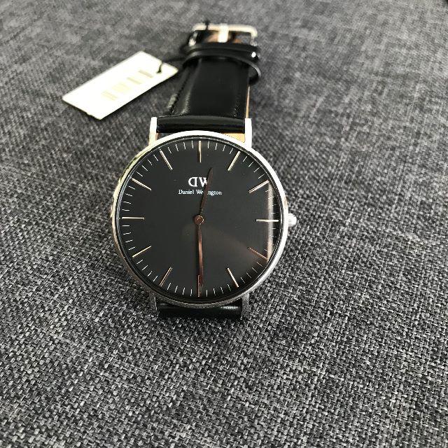 Daniel Wellington(ダニエルウェリントン)のDW　　シンプル　腕時計 メンズ　40ミリ　シルバー メンズの時計(腕時計(アナログ))の商品写真