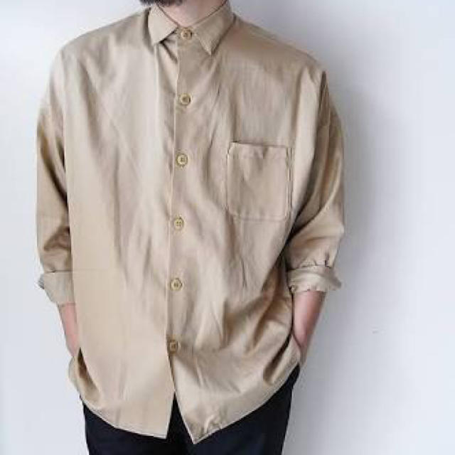 COMOLI(コモリ)のwhowhat wide shirt ワイドシャツ ベージュ メンズのトップス(シャツ)の商品写真