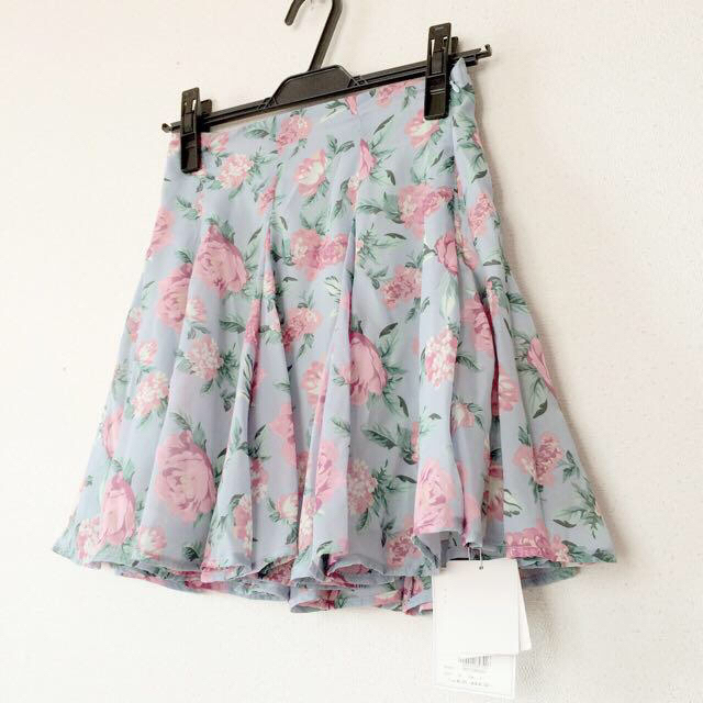 MERCURYDUO(マーキュリーデュオ)のトロピカルフラワー柄フレアSK レディースのスカート(ミニスカート)の商品写真