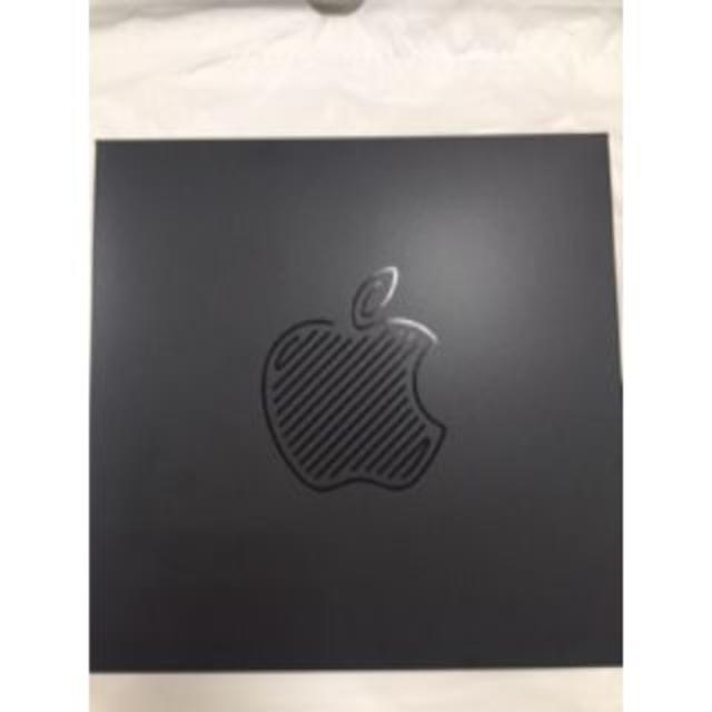 Apple(アップル)のApple store 新宿ノベルティ Ｔシャツ＆ピンバッジ　 エンタメ/ホビーのコレクション(ノベルティグッズ)の商品写真