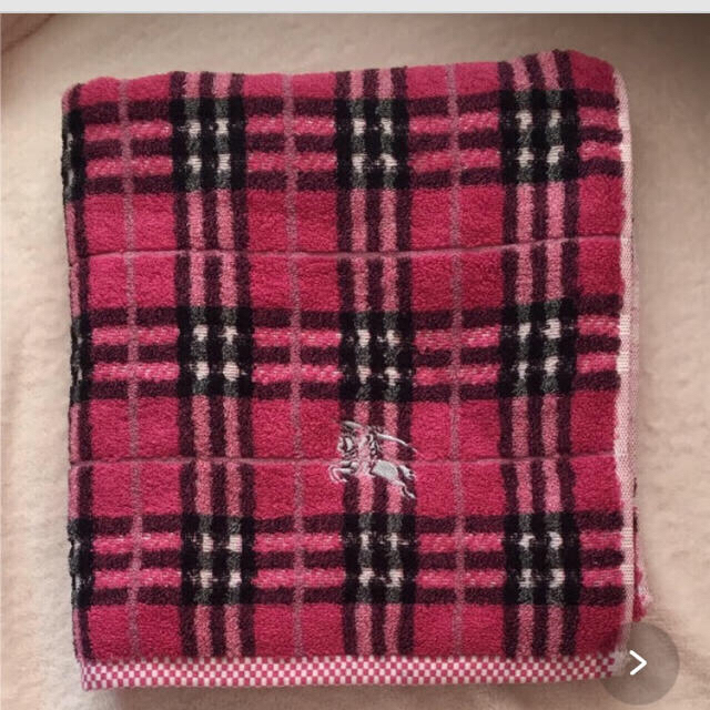 BURBERRY(バーバリー)の【でぶりん様専用】バーバリー❤️新品未使用 ピンクバスタオル・フェイスタオル2点 レディースのレディース その他(その他)の商品写真