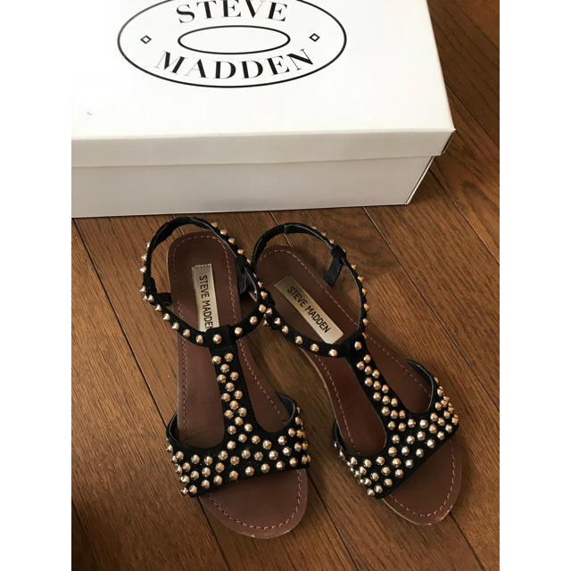 Steve Madden(スティーブマデン)の☆ HIYOKO様専用 STEAVE MADDEN スタッズ サンダル レディースの靴/シューズ(サンダル)の商品写真