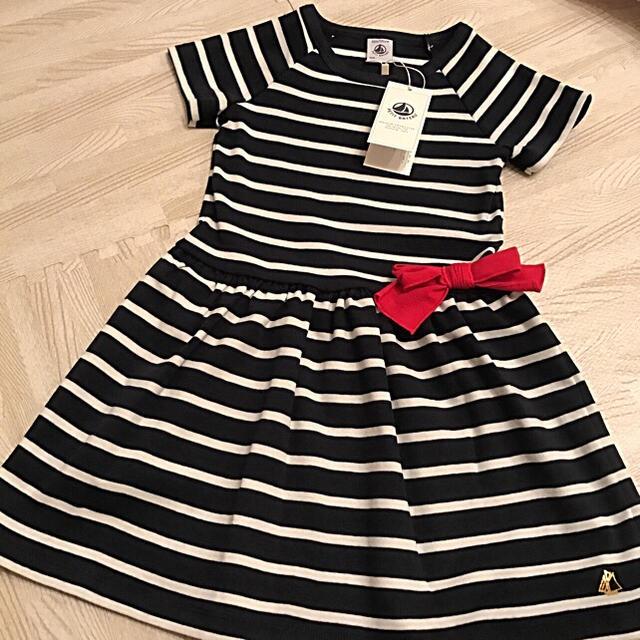 PETIT BATEAU(プチバトー)の【mayuty様ご専用】プチバトー3点おまとめ キッズ/ベビー/マタニティのキッズ服女の子用(90cm~)(ワンピース)の商品写真