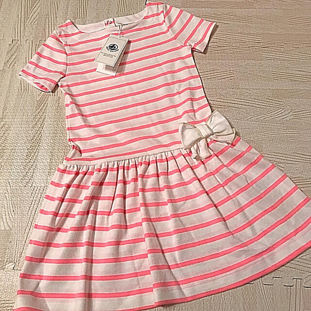 PETIT BATEAU(プチバトー)の【mayuty様ご専用】プチバトー3点おまとめ キッズ/ベビー/マタニティのキッズ服女の子用(90cm~)(ワンピース)の商品写真