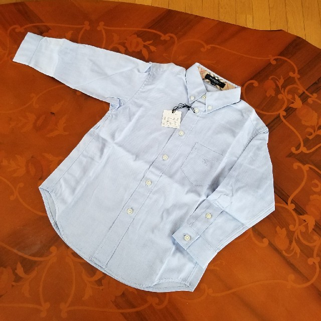 BURBERRY(バーバリー)の新品　未使用☆バーバリー　ブルー　シャツ　110 キッズ/ベビー/マタニティのキッズ服男の子用(90cm~)(その他)の商品写真