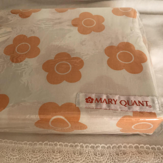 MARY QUANT(マリークワント)の新品未使用 ♡マリークワント・ノベルティ♡オレンジデイジー寝具・非売品 インテリア/住まい/日用品の寝具(シーツ/カバー)の商品写真