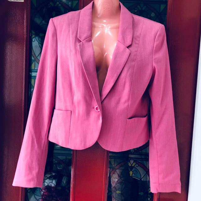 H&M(エイチアンドエム)の★ H&M ピンク ジャケット ★ レディースのジャケット/アウター(テーラードジャケット)の商品写真