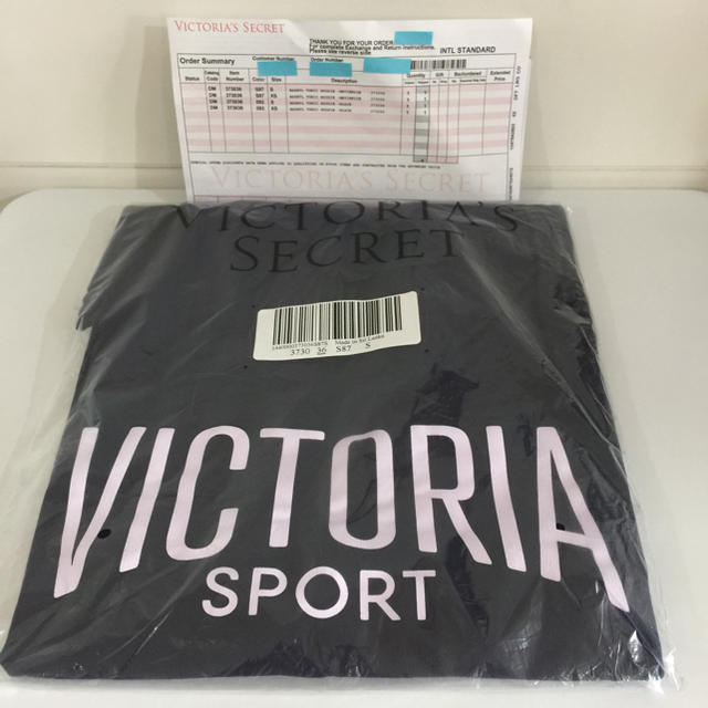 Victoria's Secret(ヴィクトリアズシークレット)の★Victoria's Secret★Sport ★フード付き スポーツ/アウトドアのトレーニング/エクササイズ(トレーニング用品)の商品写真