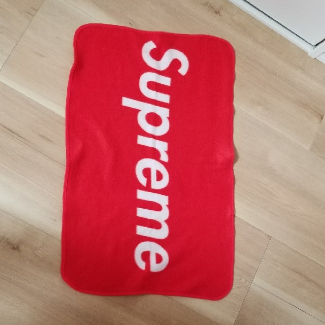 Supreme(シュプリーム)のSupreme☆フリースブランケット☆未使用☆BOX　LOGO インテリア/住まい/日用品の寝具(毛布)の商品写真