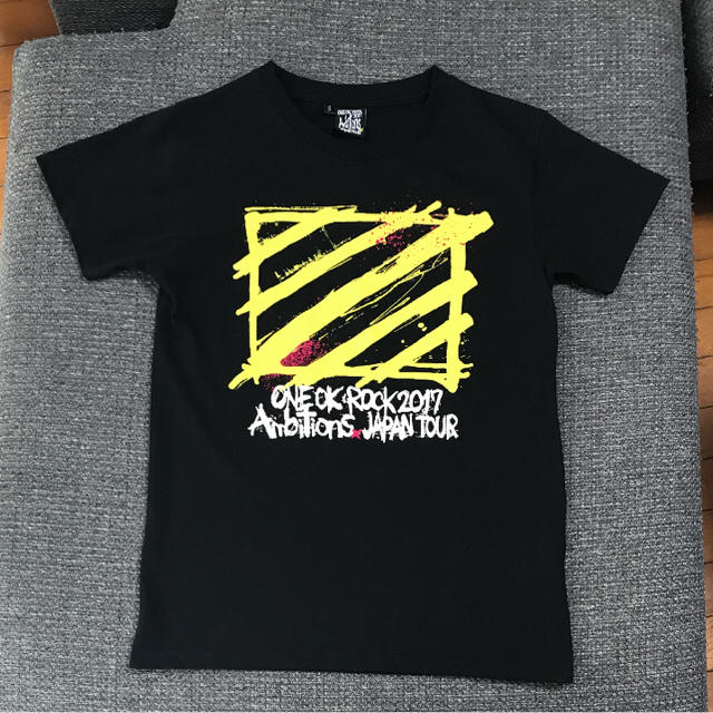 ONE OK ROCK(ワンオクロック)のONE OK ROCK AMBITIONS TOUR Tシャツ エンタメ/ホビーのタレントグッズ(ミュージシャン)の商品写真