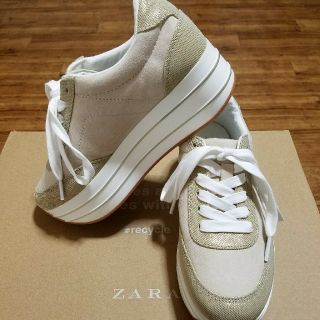 ザラ(ZARA)のZARA【ザラ】シャイニー　プラットフォーム　スニーカー　シューズ

(スニーカー)