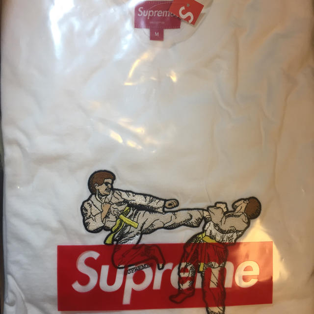 Supreme(シュプリーム)の白M supreme Karate Tee 空手 Tシャツ メンズのトップス(Tシャツ/カットソー(七分/長袖))の商品写真