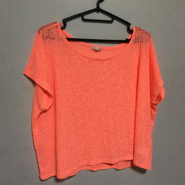 GU(ジーユー)のネオンオレンジ 透けトップス レディースのトップス(Tシャツ(半袖/袖なし))の商品写真