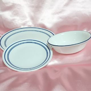 コレール(CORELLE)のコレール新品ランチプレートＬ☆ブレッドプレート☆サラダボール各１枚合計３枚セット(食器)