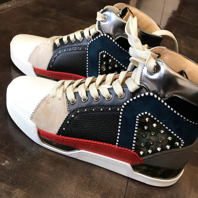 ファッションなデザイン Christian Louboutin - クリスチャンルブタン