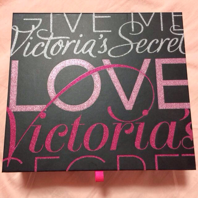 Victoria's Secret(ヴィクトリアズシークレット)のヴィクトリアの香水♡ コスメ/美容の香水(香水(女性用))の商品写真