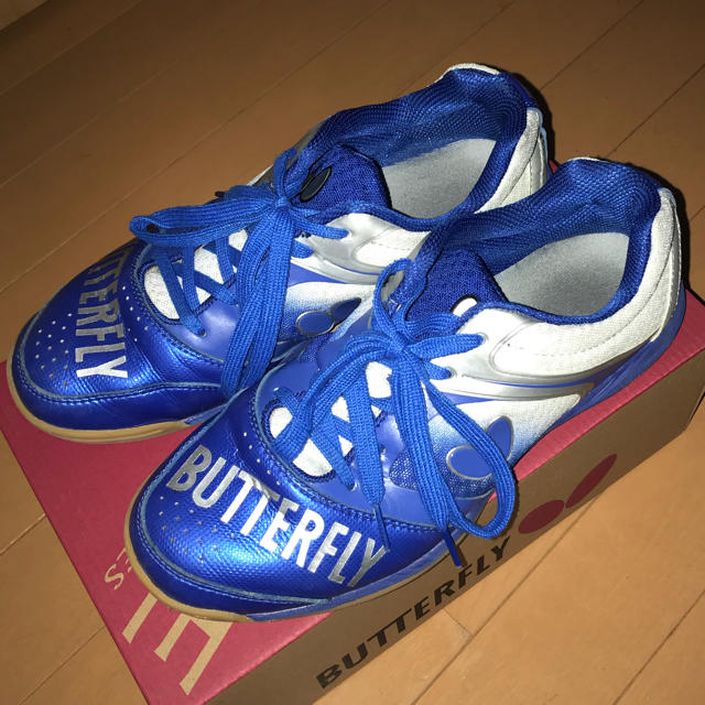BUTTERFLY - 卓球 シューズ バタフライグルーヴィーの通販 by マジニ's shop|バタフライならラクマ BUTTERFLY - 卓球 シューズ バタフライグルーヴィーの通販 by マジニ's shop|バタフライならラクマ