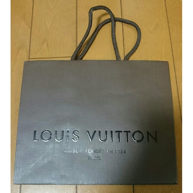 LOUIS VUITTON(ルイヴィトン)のルイヴィトン 紙袋 レディースのファッション小物(財布)の商品写真