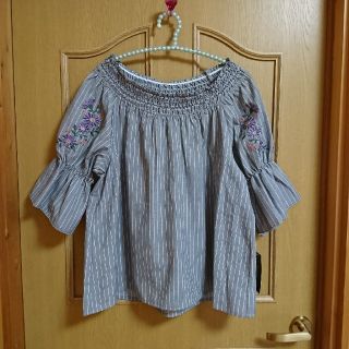 新品3L⭐ストライプ  袖  刺繍  オフショル  プルオーバー(シャツ/ブラウス(長袖/七分))