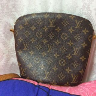 ルイヴィトン(LOUIS VUITTON)のヴィトン ドルーオ送料込み(ショルダーバッグ)