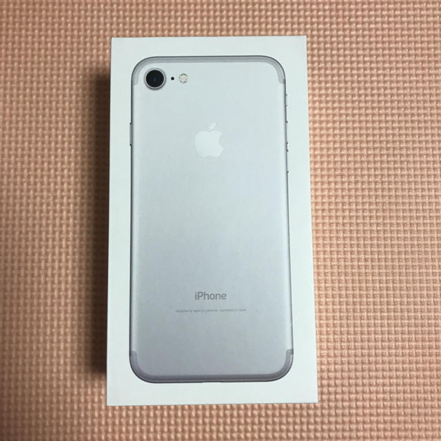 iPhone(アイフォーン)のiPhone7  純正イヤホン 充電アダプターケーブル 箱付き スマホ/家電/カメラのスマートフォン/携帯電話(その他)の商品写真