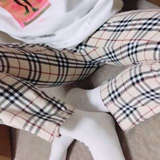 バーバリー(BURBERRY)の美品 Burberry チェックパンツ(カジュアルパンツ)