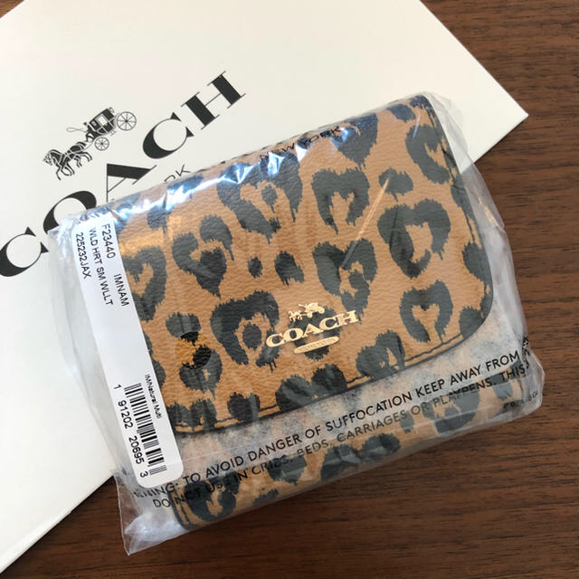 COACH(コーチ)のCOACH コーチ 三つ折り財布 豹柄 レオパード柄 折り財布 レディースのファッション小物(財布)の商品写真