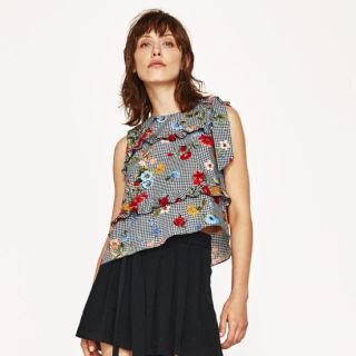 ザラ(ZARA)の美品 ZARA 花柄チェックカットソー(カットソー(半袖/袖なし))