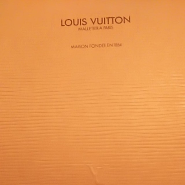 LOUIS VUITTON(ルイヴィトン)のヴィトン ヴェルニ 財布 ベージュ レディースのファッション小物(財布)の商品写真